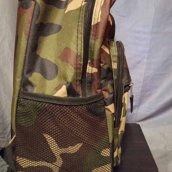 Rockland camouflage 2 roller travel case with handle - Picture 6 of 7